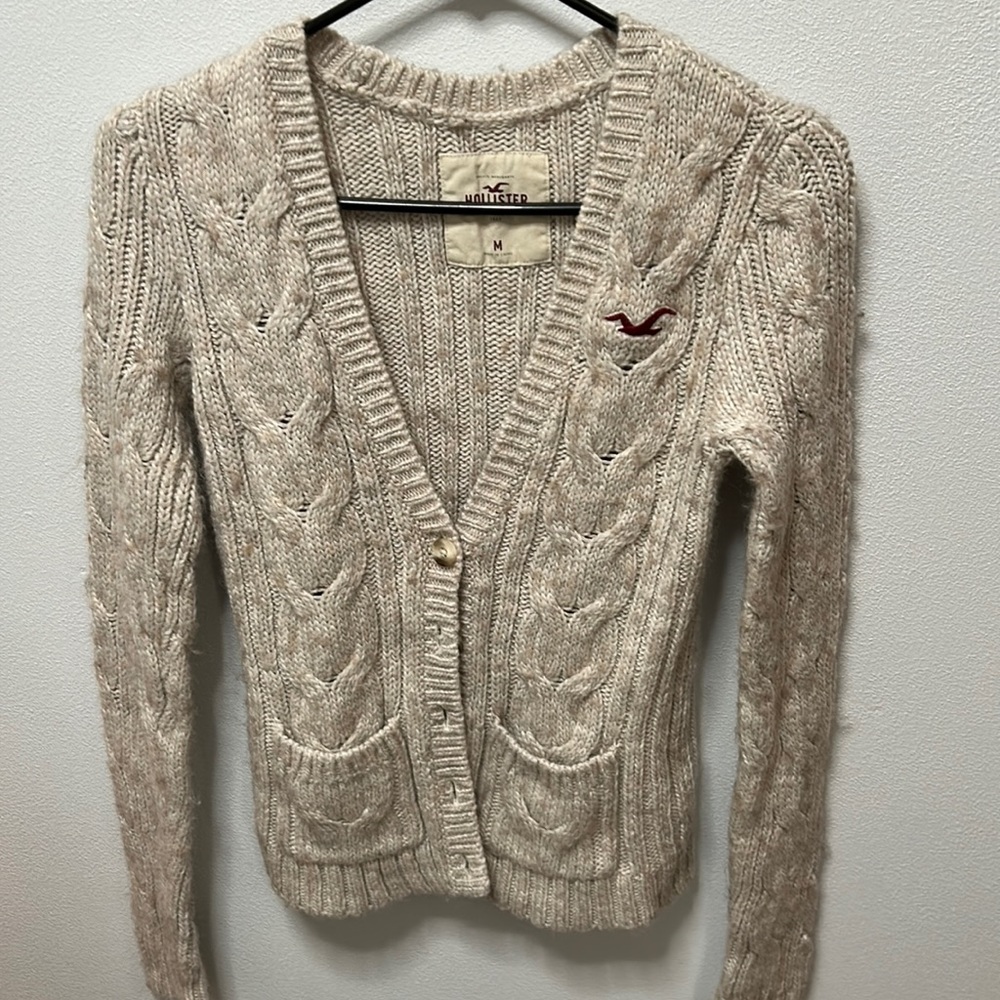 Women’s Hollister sweater